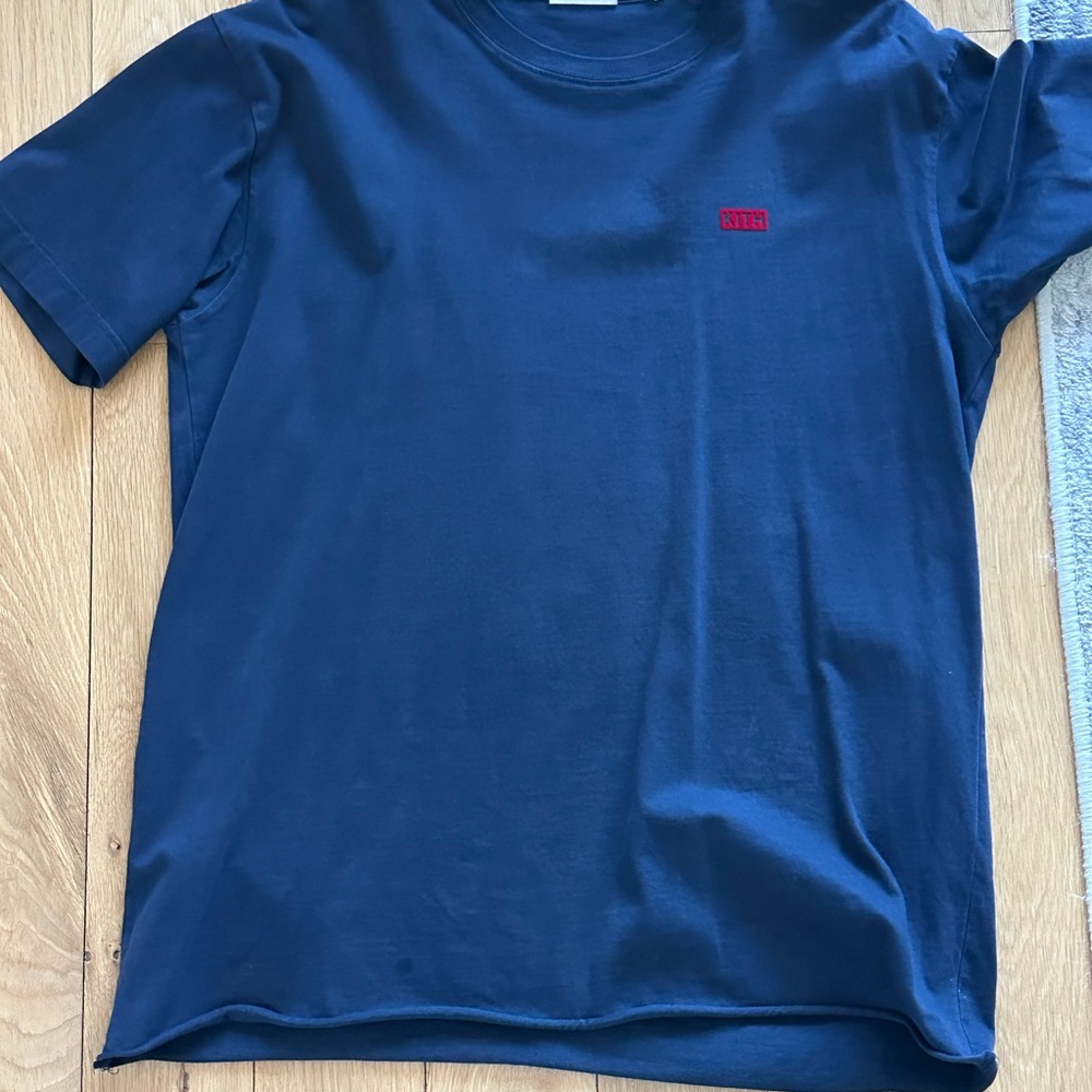 Kith Navy Blue T-Shirt 

Size small